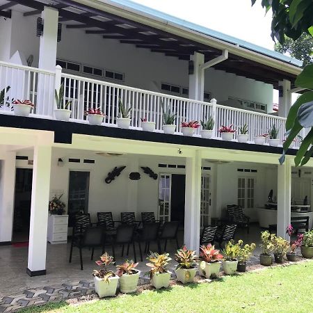 Duvi'S Shelter Bungalow Colombo Kültér fotó